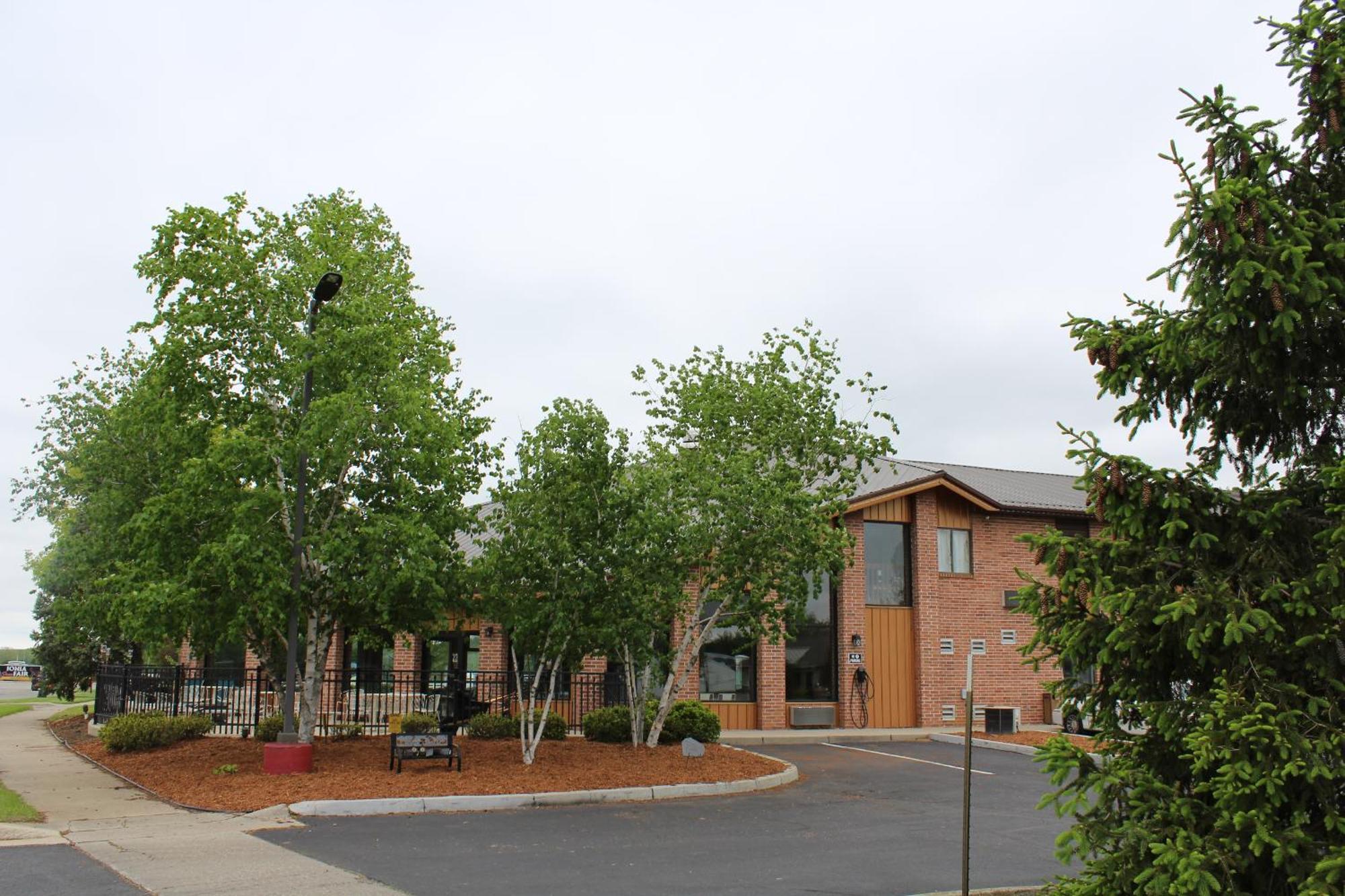 American Inn And Suites Ionia Exterior foto